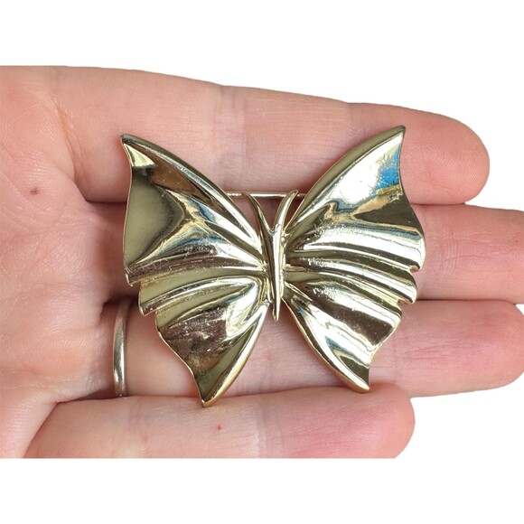 Vintage Butterfly Brooch Pin Gold Tone Butterfly - Picture 1 of 2